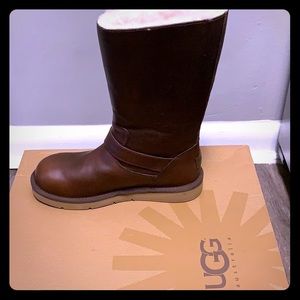 UGG Kensington boots size 8 brand new in box❤️